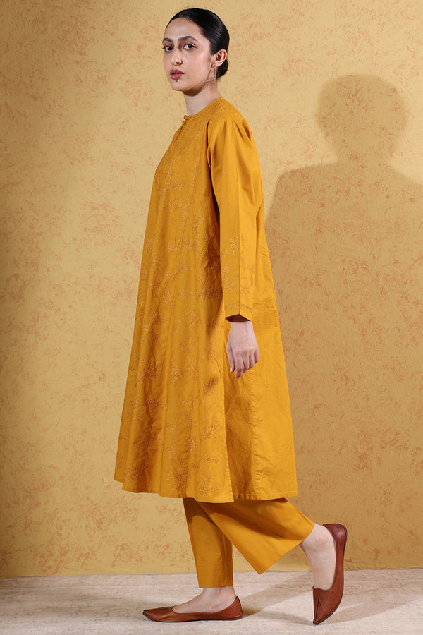 Self-Embroidered Threads Set