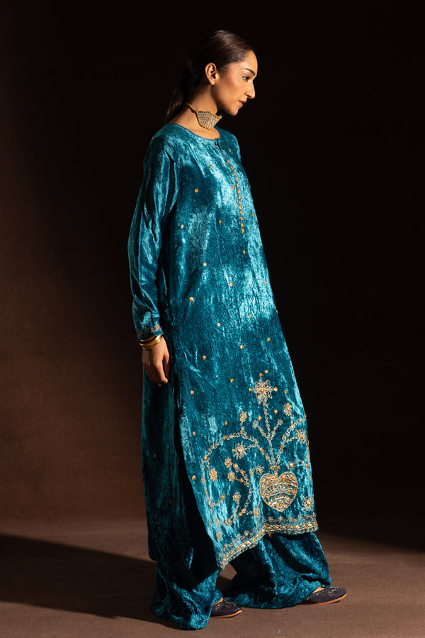 Embroidered Velvet Noir Set