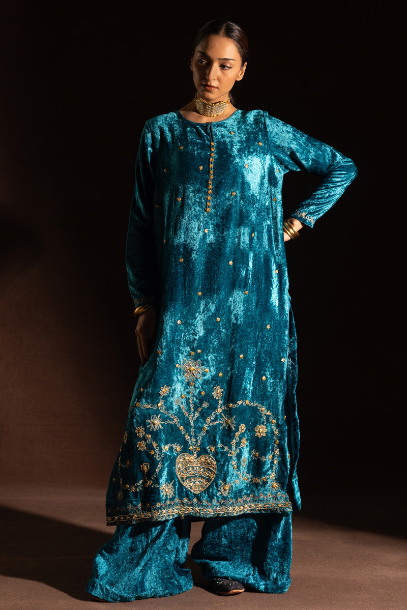 Embroidered Velvet Noir Set