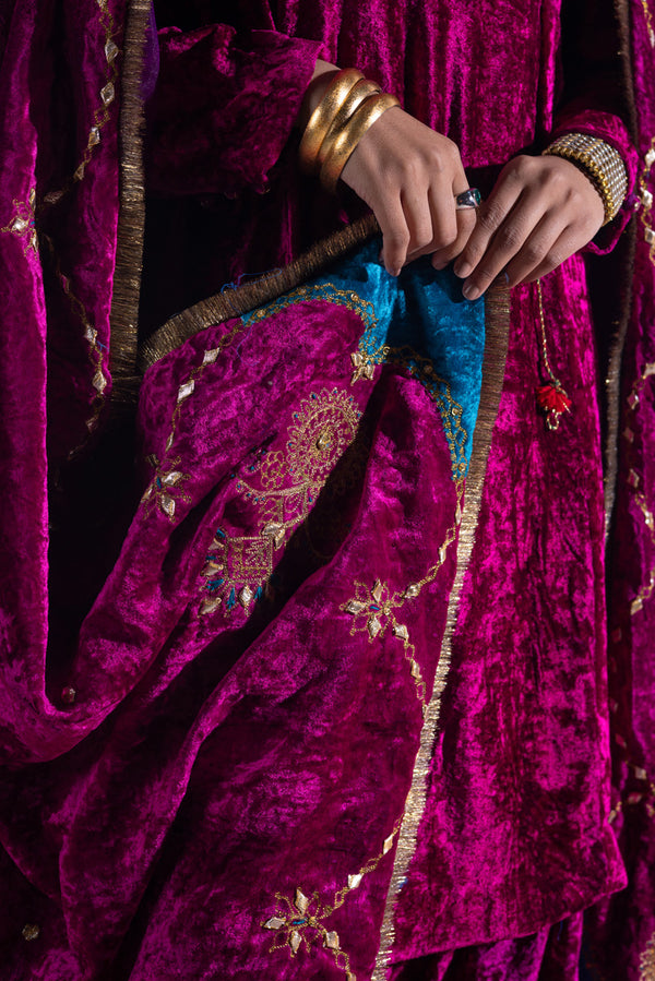 Rani Bahaar Velvet Shawl
