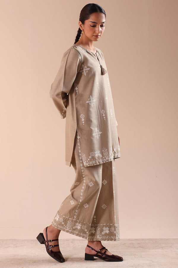 Misty Embroidered Set