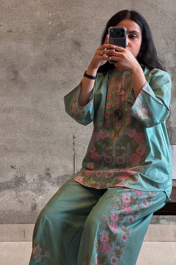 Pyari Paras Embroidered Set