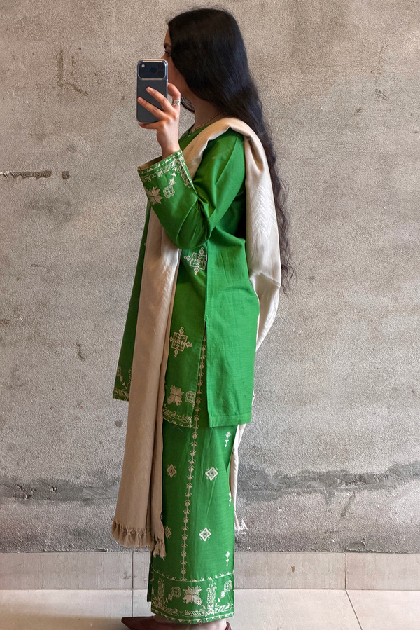 Misty Embroidered Set